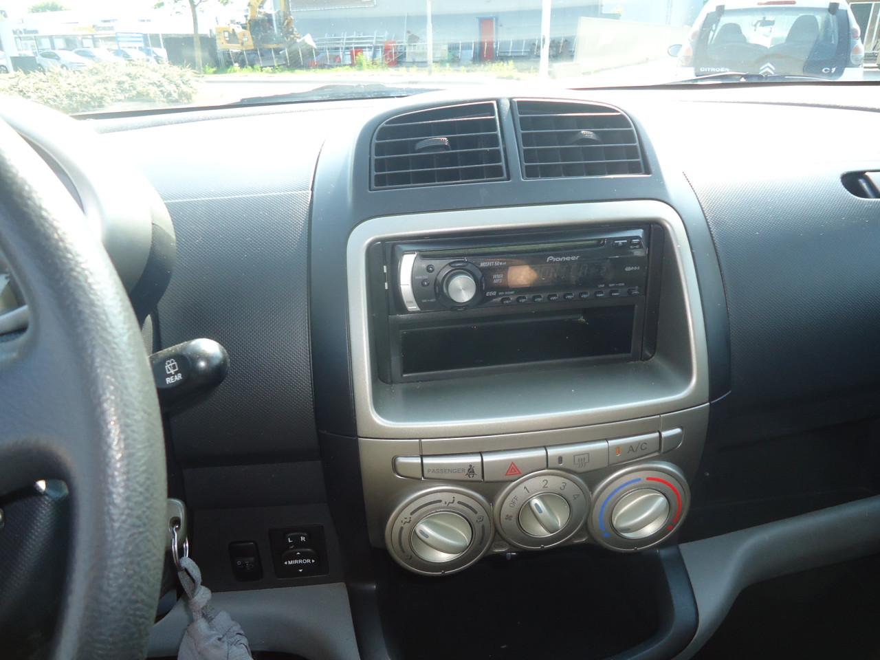 DAIHATSU SIRION 2 1.0 PREMIUM