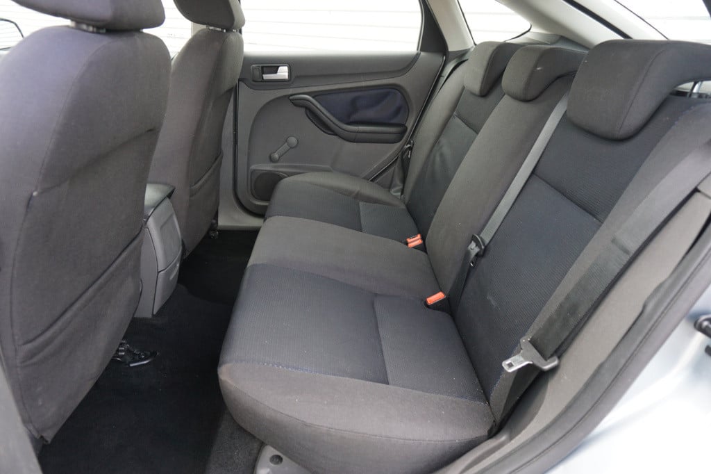 Ford Focus 1.6-16v first edition airco / elektr. ramen / lm velgen / trekha