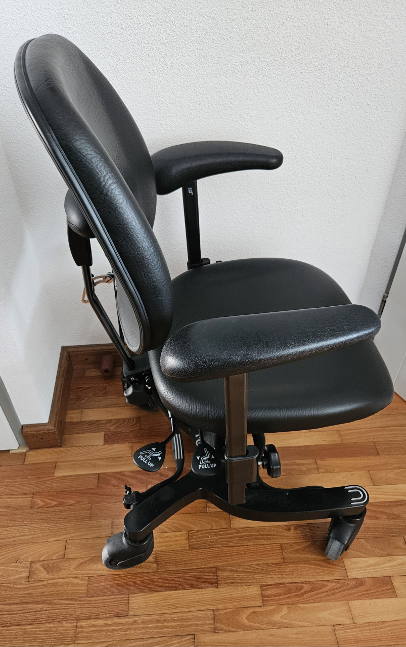 Trippelstoel Vela Tango 700 EB