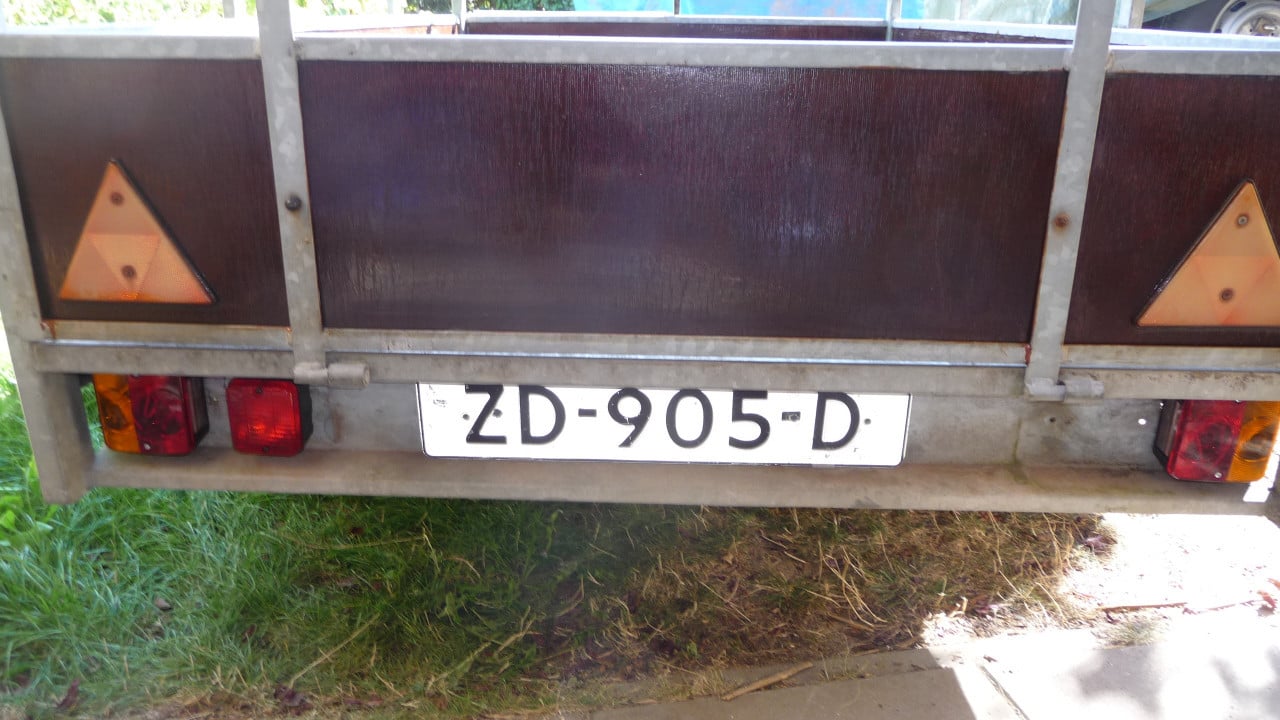 TE KOOP ONGEREMDE ENKELASSER