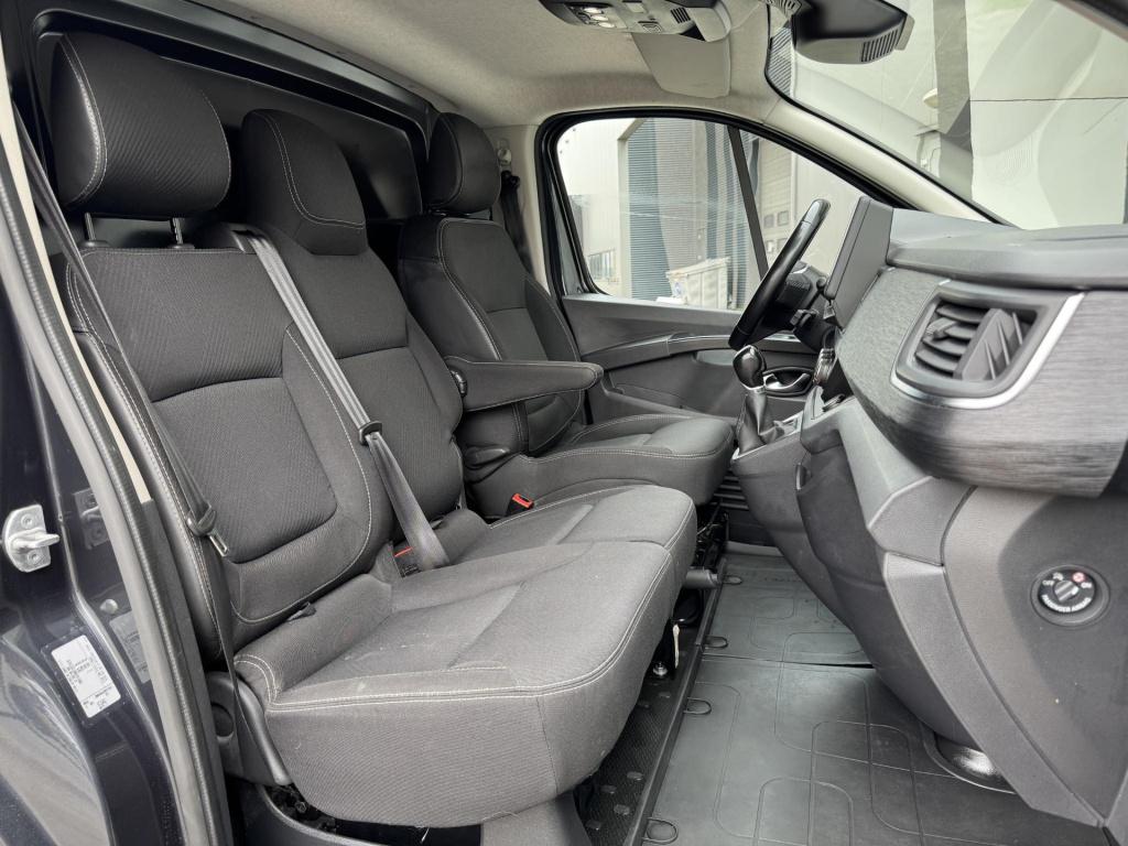 Nissan Primastar 2.0 dci 170 l2h1 n-connecta automaat prijs is ex. btw!