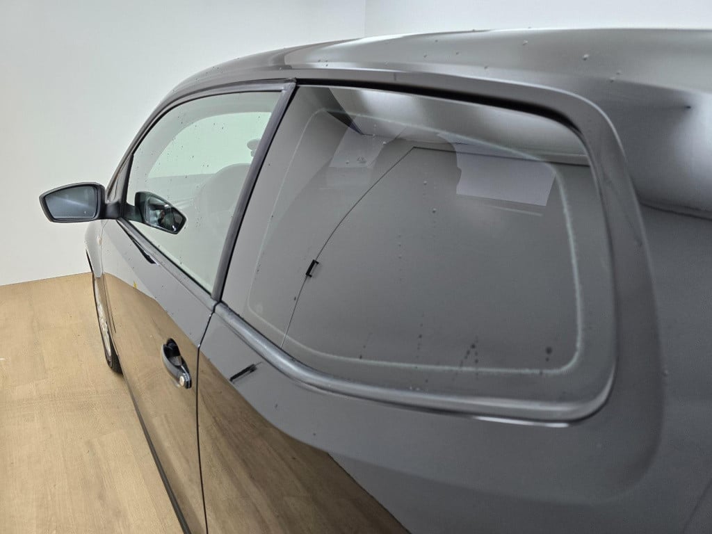Volkswagen UP! occasion bluemotion met airco en telefoon connecten | tweede