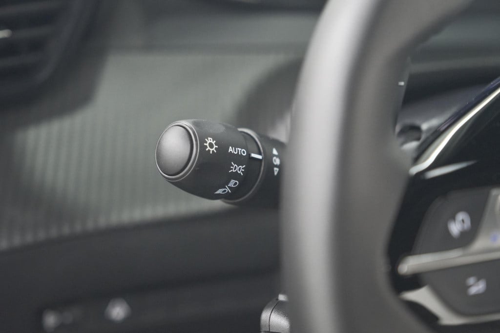Peugeot 2008 hybrid 136 e-dcs6 allure | 360 camera | dodehoekdetectie | nav