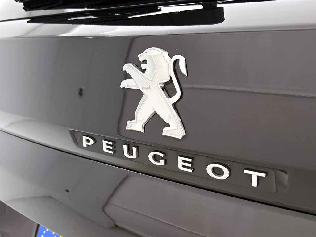 Peugeot 3008 plug-in hybrid 225pk road trip | rijklaar | trekhaak |