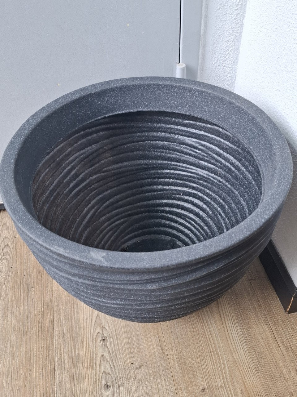 Grote kunststof bloempot