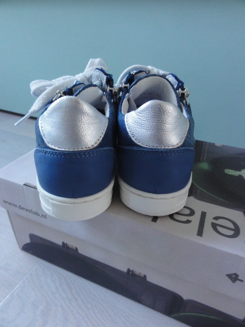 Develab leren sneakers blauw wit maat 33 NIEUW