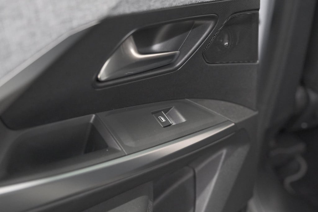 Peugeot 3008 hybrid 136 e-dsc6 gt | panoramadak | focal hifi pack| 360 came
