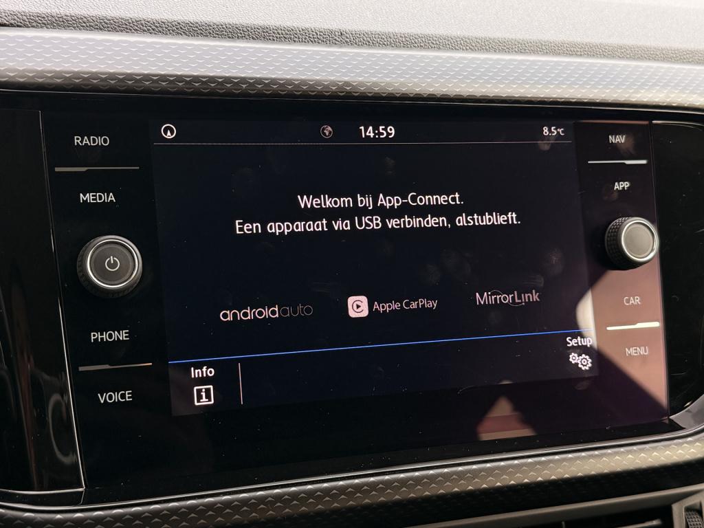 Volkswagen T-cross 1.0 tsi r-line | vc | acc | dab | trekhaak | stoelverwar