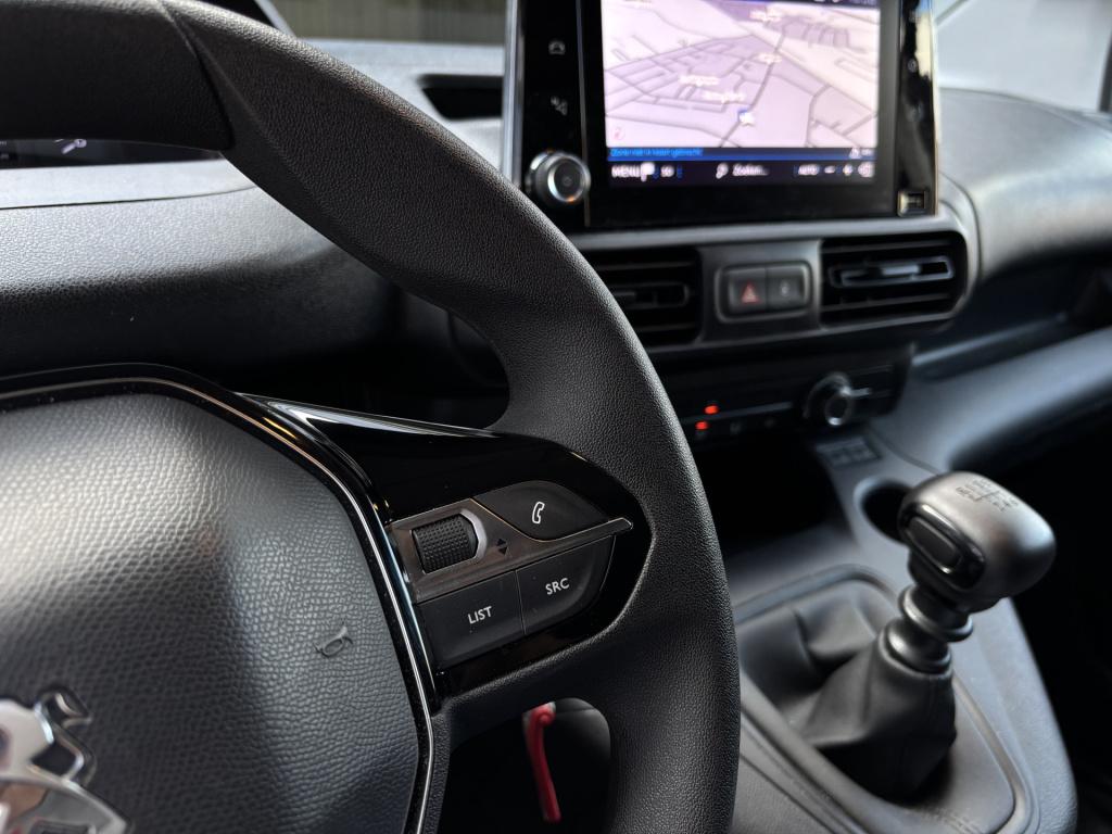 Peugeot Partner 1.5 bluehdi 100 s&s l1 / trekhaak / navigatie / parkeersens