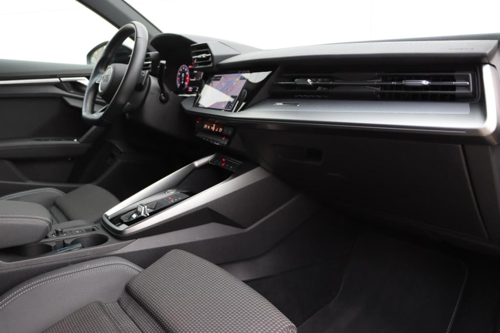 Audi A3 limousine 35 tfsi s-line edition 150pk s-tronic