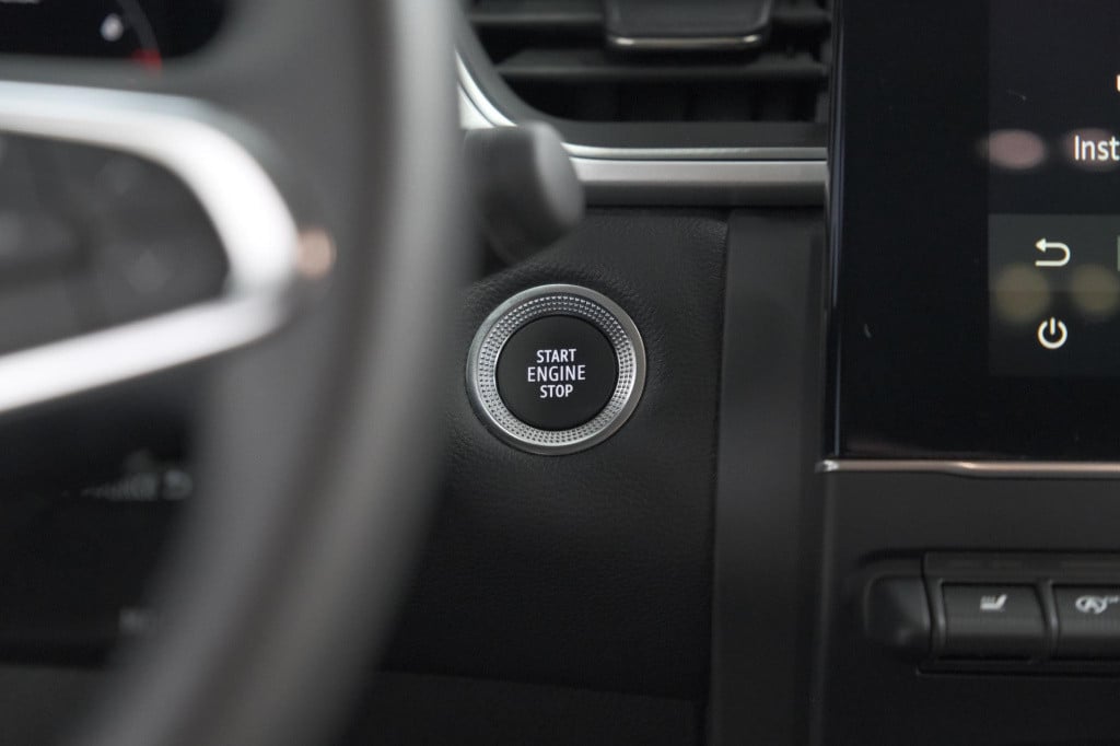 Renault Captur mild hybrid 140 edc techno | camera | 9.3 inch scherm | appl