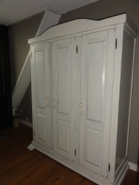 Leuke brocante kledingkast – met karakter!