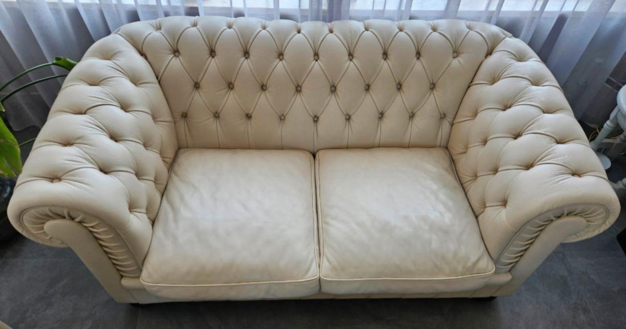 Lederen Natuzzi King (Chesterfield stijl) bankstel + hocker