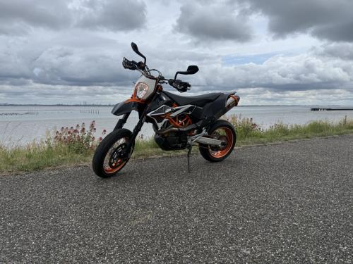 KTM 690 SMC R | 2013 | 23.587 km | Akrapovič | Zeer nette staat