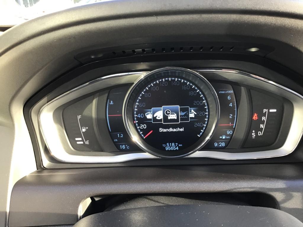 Volvo XC60 2.0 t5 fwd summum