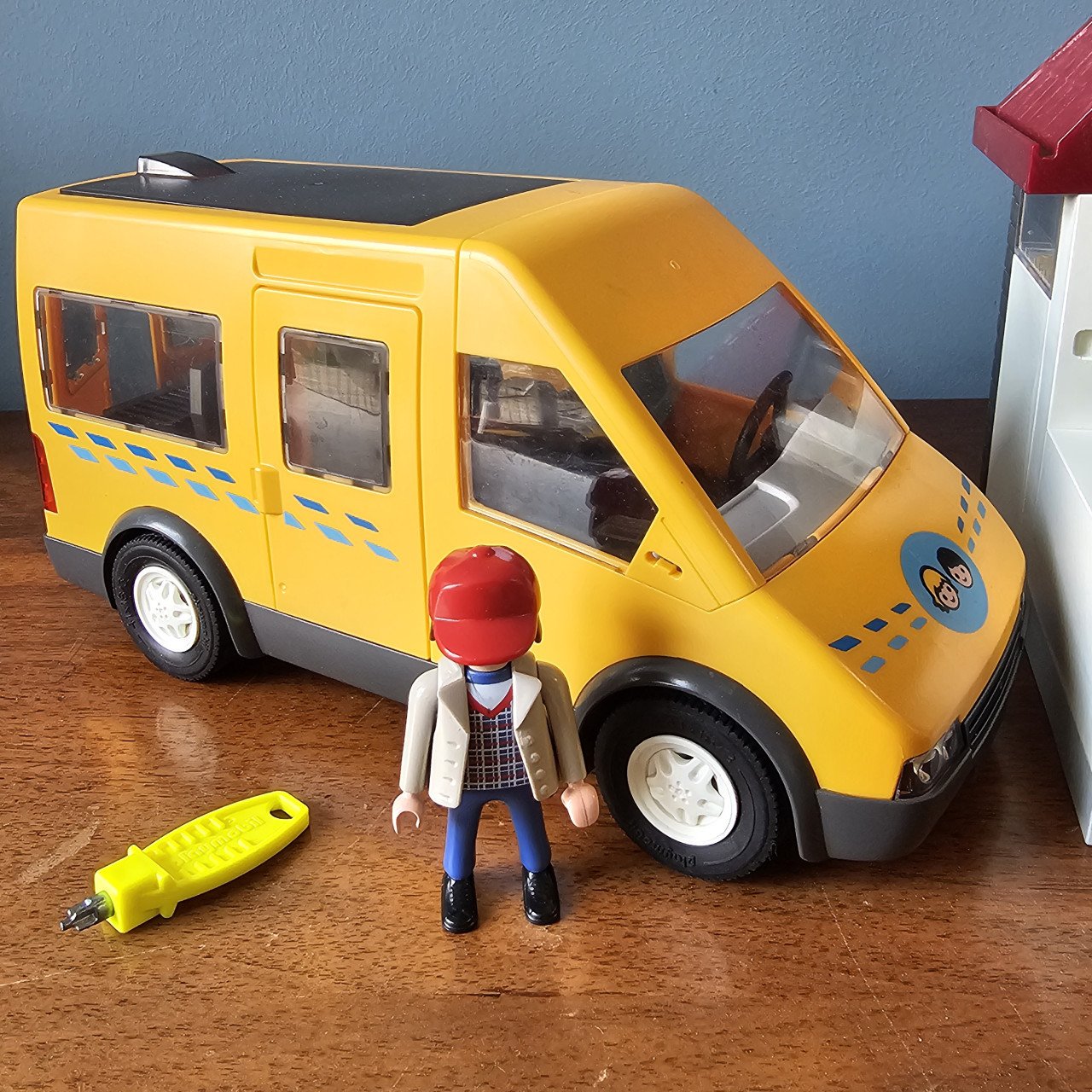 Playmobil schooltje en schoolbus