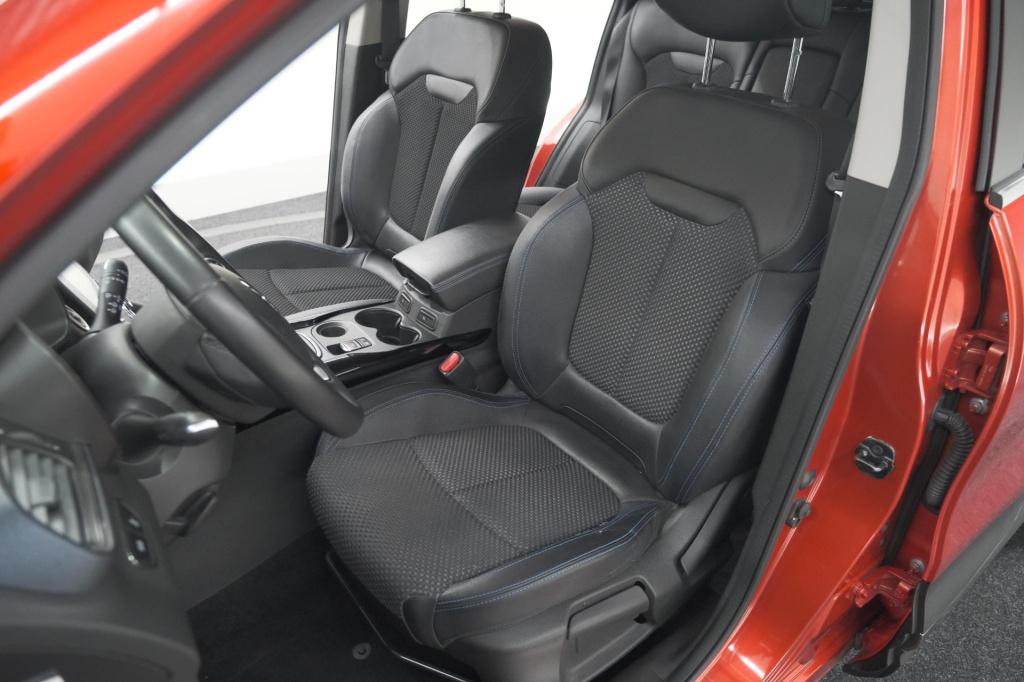 Renault Kadjar 1.3 tce 140 edc limited | trekhaak | allseason banden | stoe