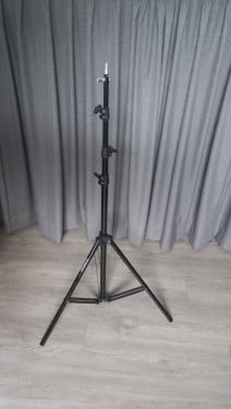 Klein statief (250 cm) voor bv fototoestel, lichte lamp of laserwaterpas