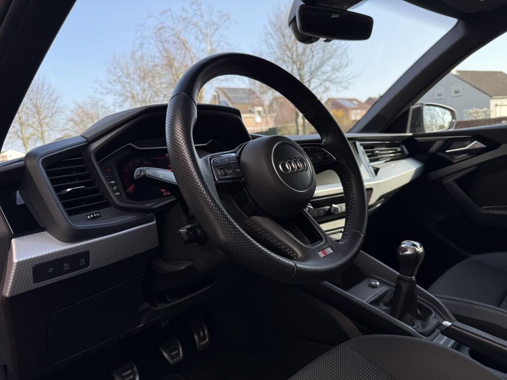 Audi A1 citycarver 30 tfsi - sline - sportstoelen - led koplampen -