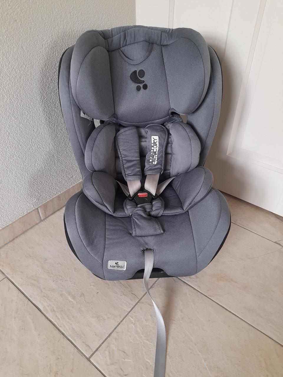 Lorelli autostoel geschikt van 0 tot 4 jaar (in goede nette staat)