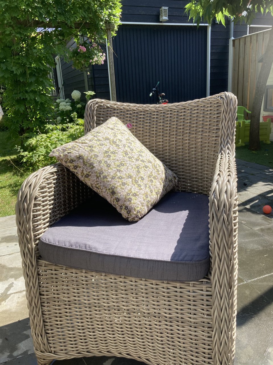 Tuinset - 6 mooie stoelen
