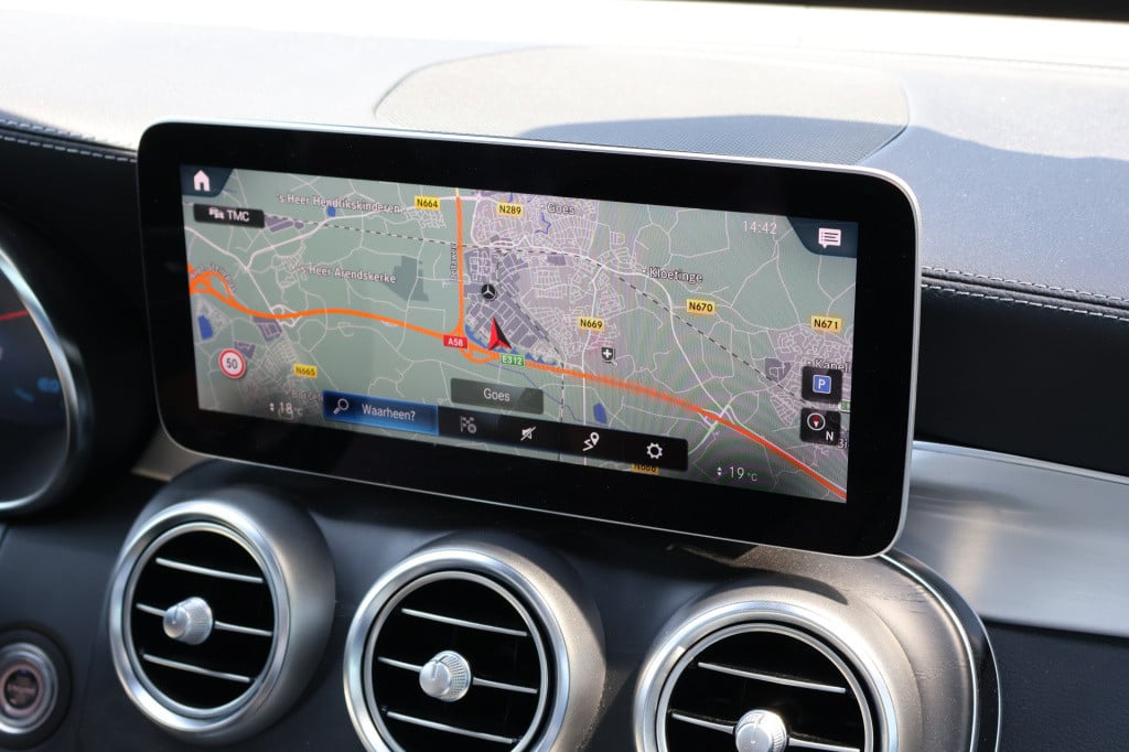 Mercedes-Benz Glc 200 premium plus i wegklapbare trekhaak i panorama dak i 