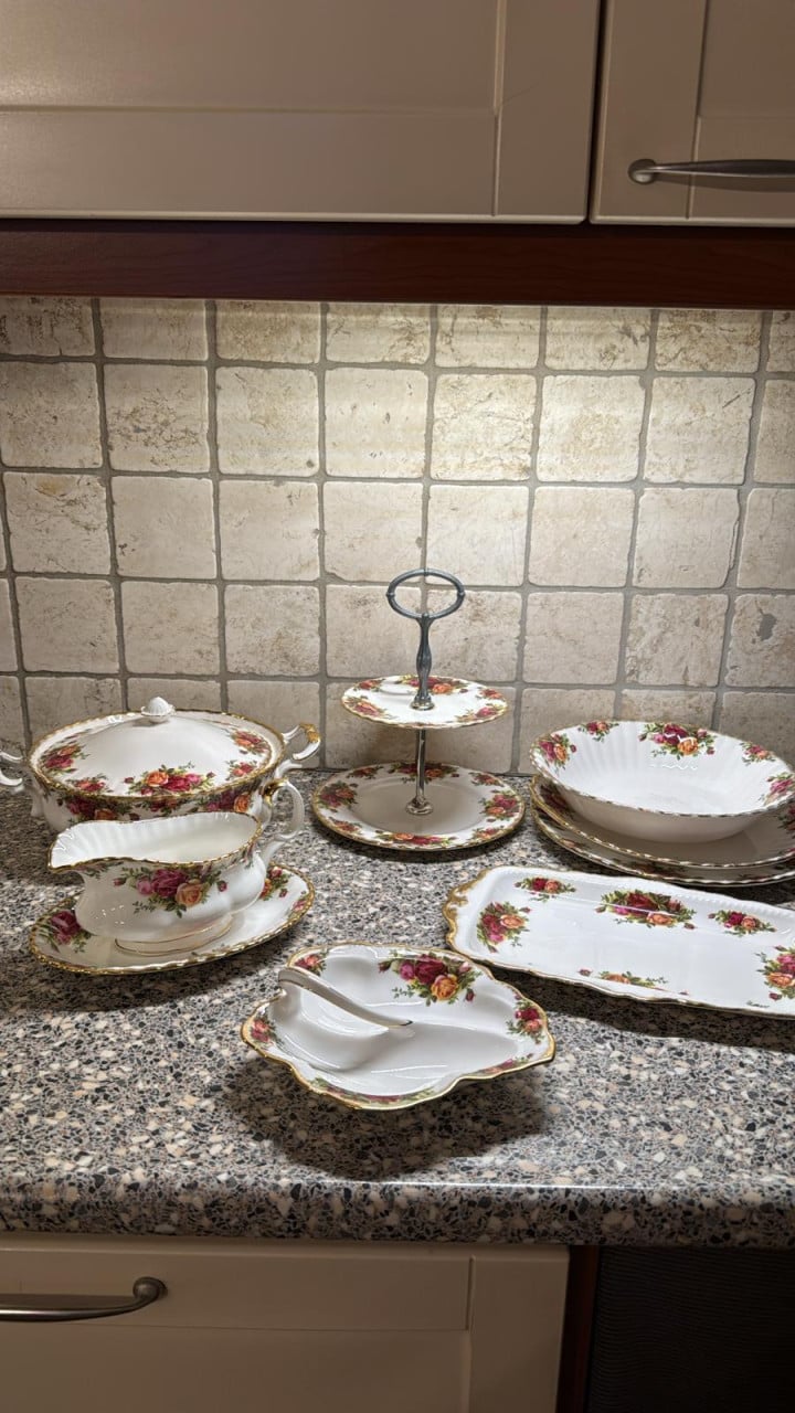 Royal albert servies ( old country roses)