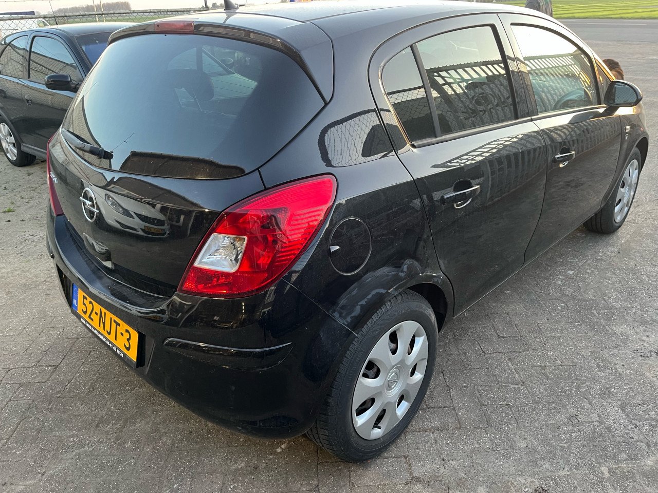 Opel Corsa 2010 5DRS 1.2 Lekke Koppakking €700 vaste prijs!