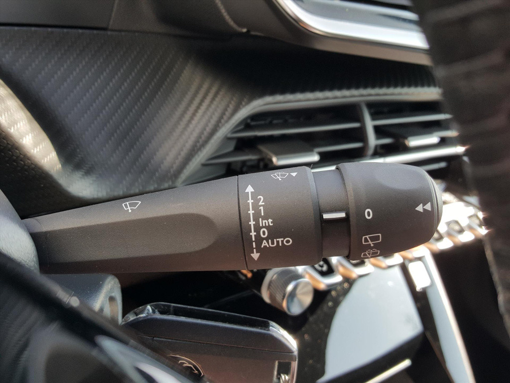Peugeot 2008 1.2 puretech 100pk allure navigatie | cruise & climate | achte