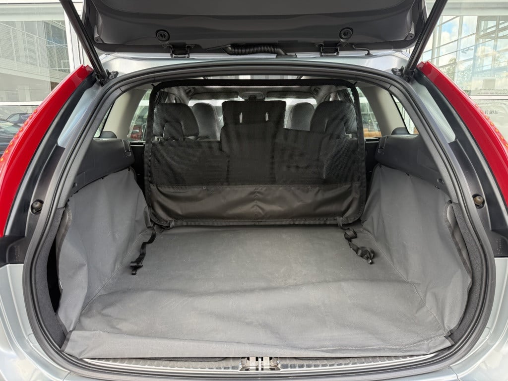 Volvo XC60 t5 245pk aut6 polar+ luxury| panodak| trekhaak| standkachel| ca