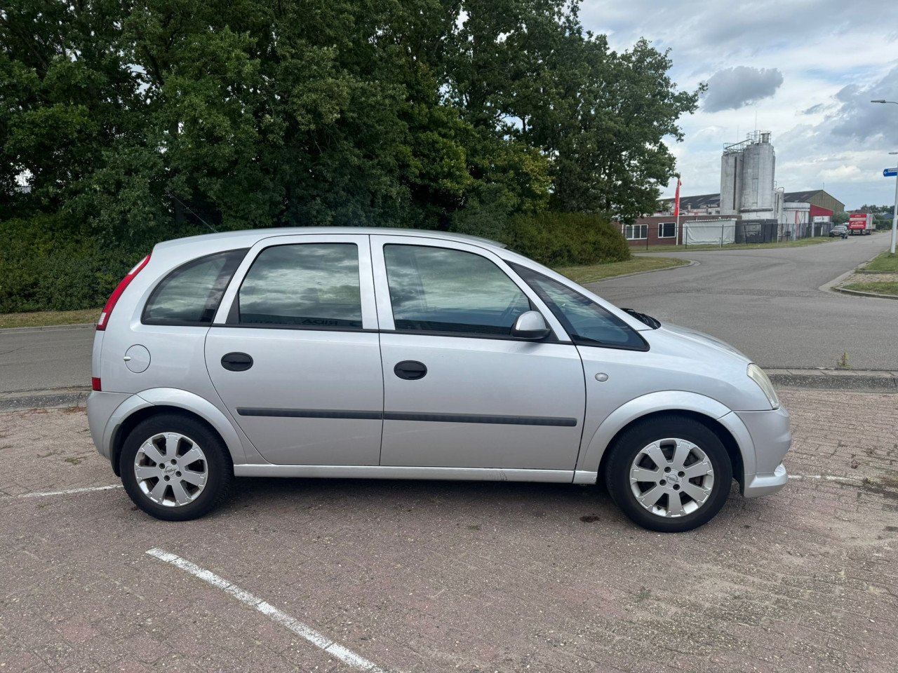 Opel meriva bj  2003  1250 euro