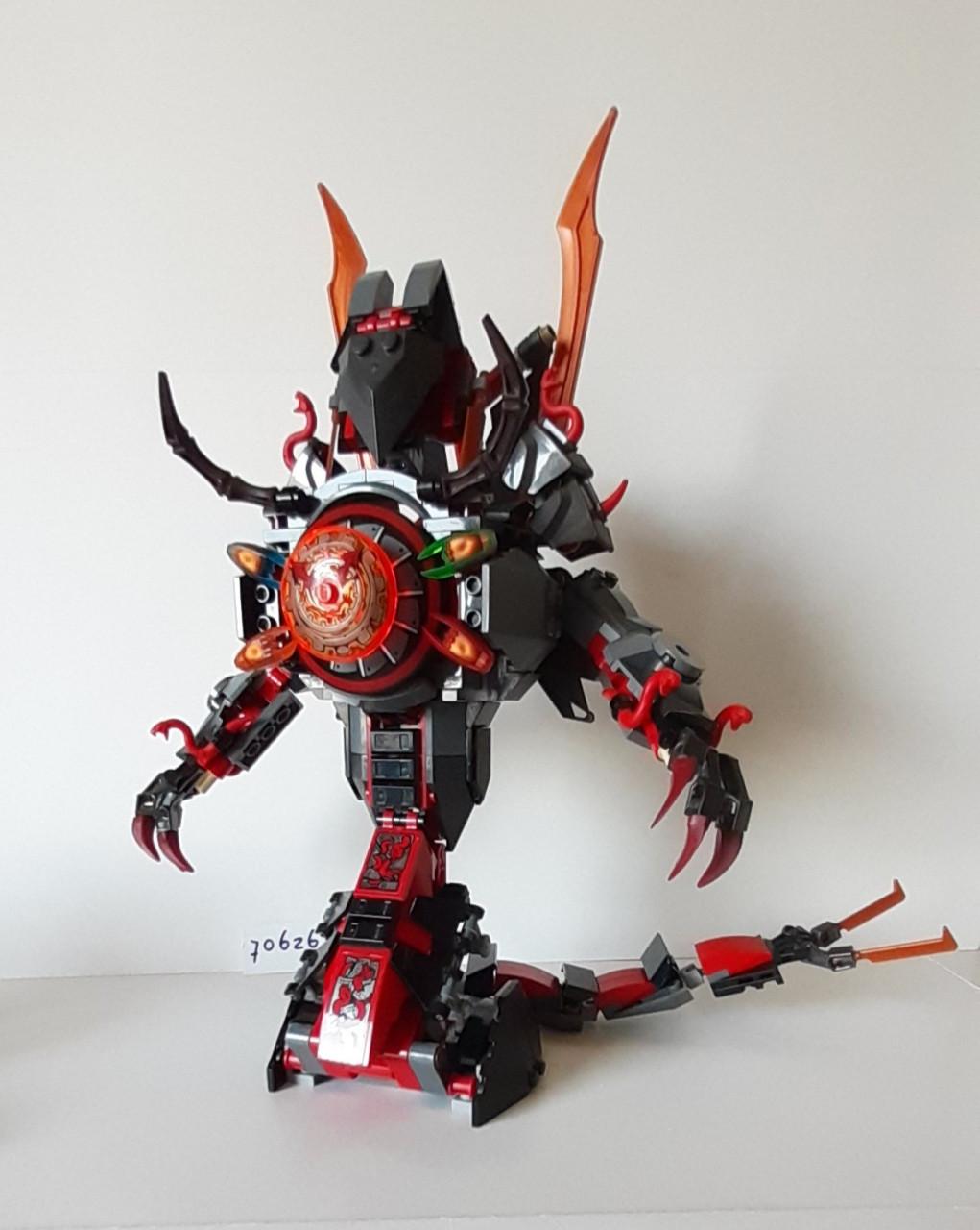 LEGO Ninjago 70626: De Komst van de Iron Doom