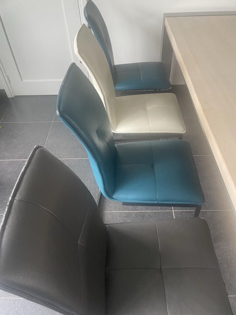 8 eetkamerstoelen Xooon