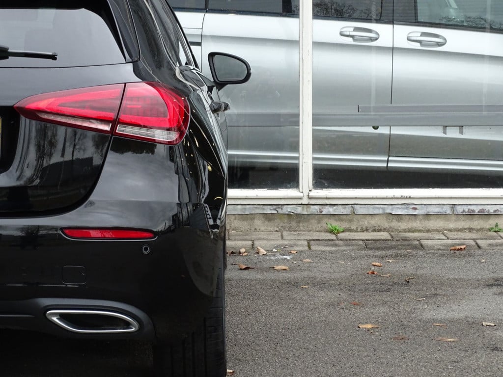 Mercedes-Benz A-Klasse 200 advantage | pano | 18" | led