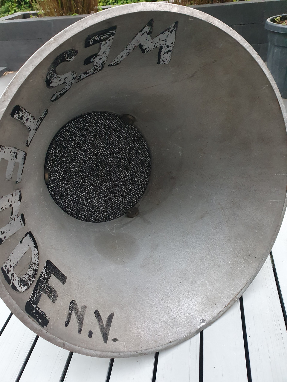 Mooie antieke zware buiten speaker(gemerkt philips hollandia)...