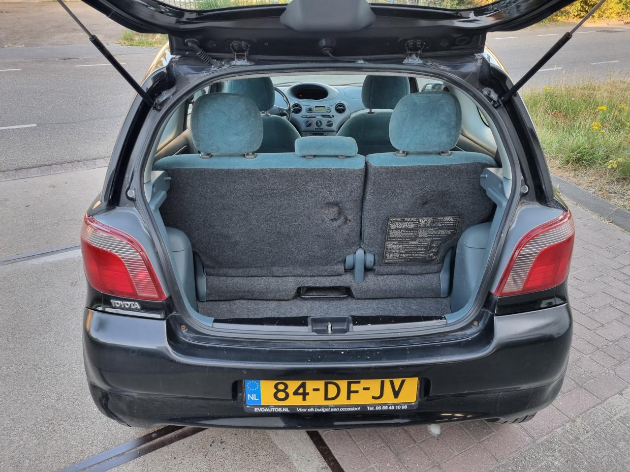 Toyota Yaris 1.0-16V VVT-i Sol