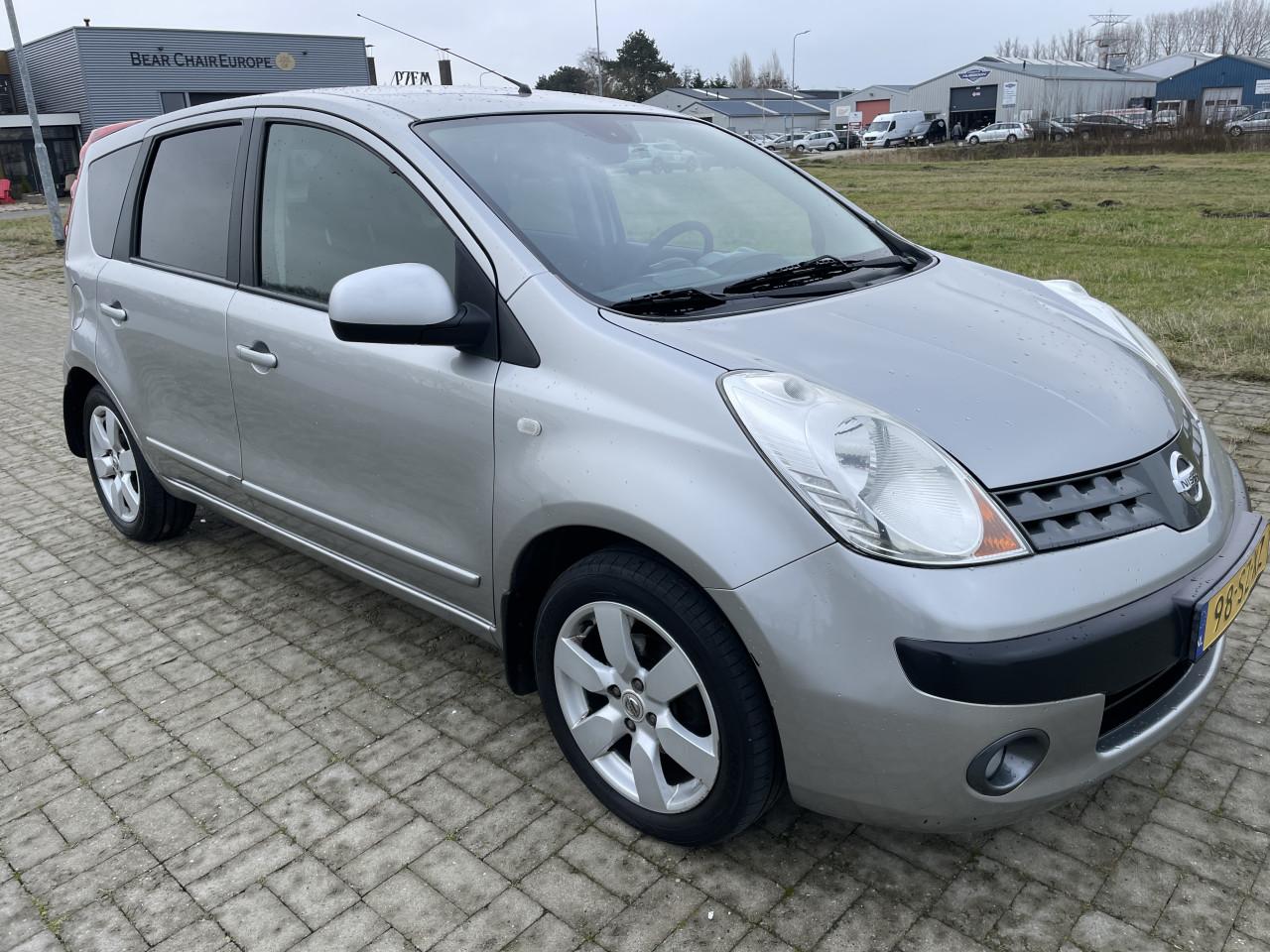 Nissan note 1.6 first