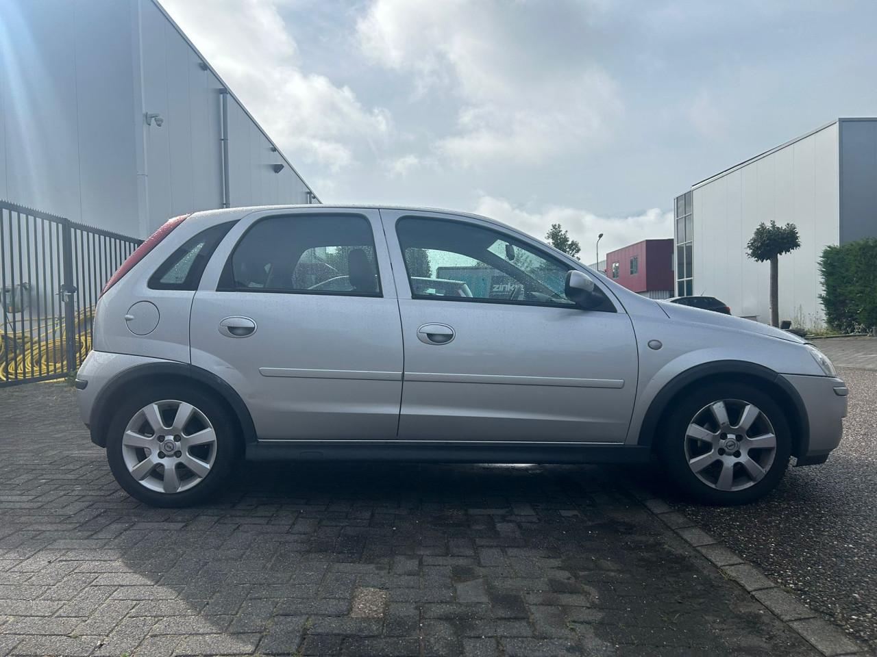 Opel Corsa 1.2-16V Silverline Airco/LM Velgen/Multifunctioneel Stuur