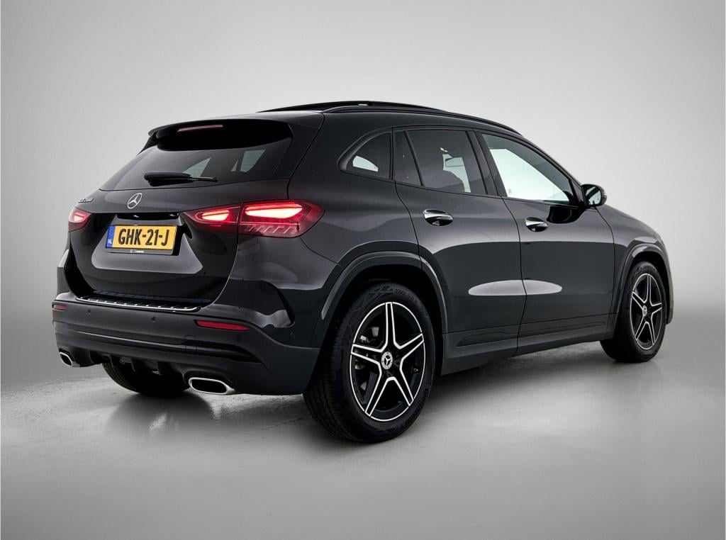Mercedes-Benz Gla-klasse 200 amg line | sfeerverlichting | panoramadak | cr