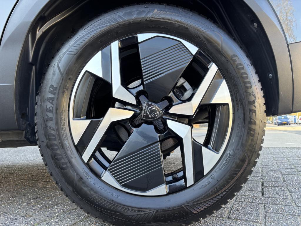 Peugeot 2008 gt automaat 1.2 hybrid 145