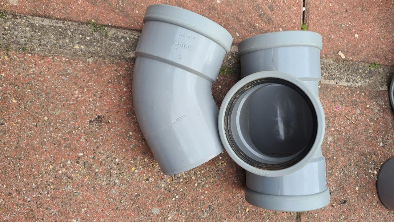 Pvc 125mm  2x T stuk 4x 45 graden