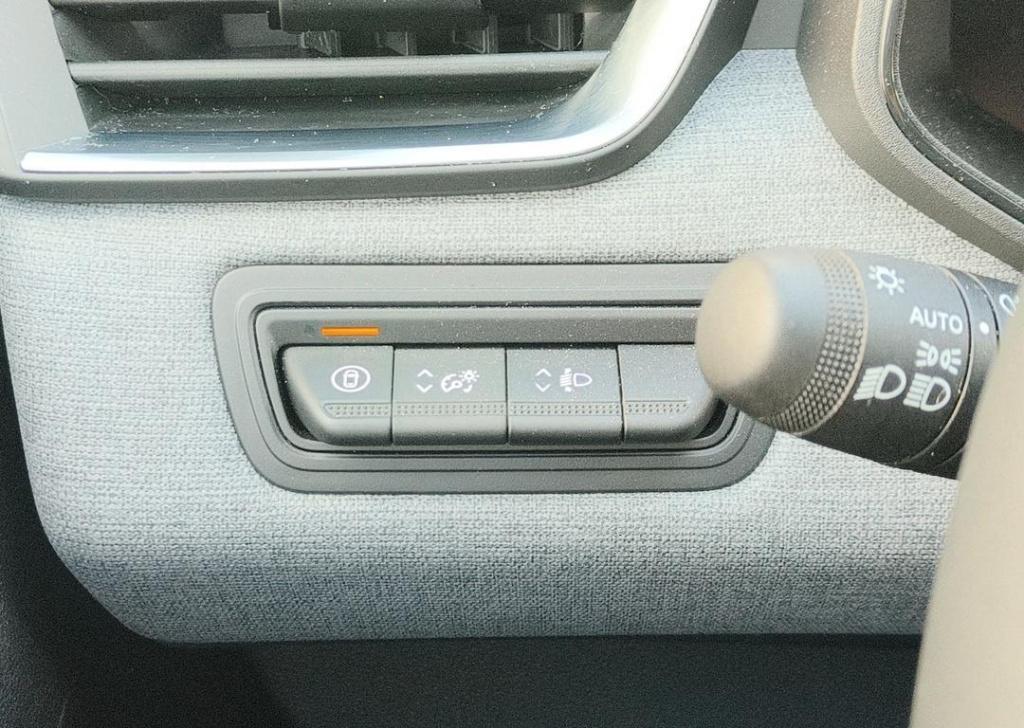 Renault Clio 1.6 e-tech full hybrid 145 evolution - navigatie