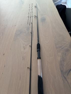 Preston Carp feeder Monster 9 feet nieuw