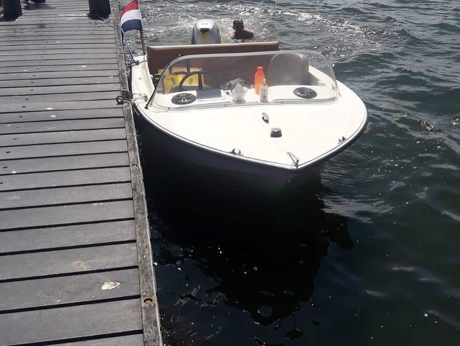Leuke speed boot met 15PK 4T Honda motor. T.E.A.B.