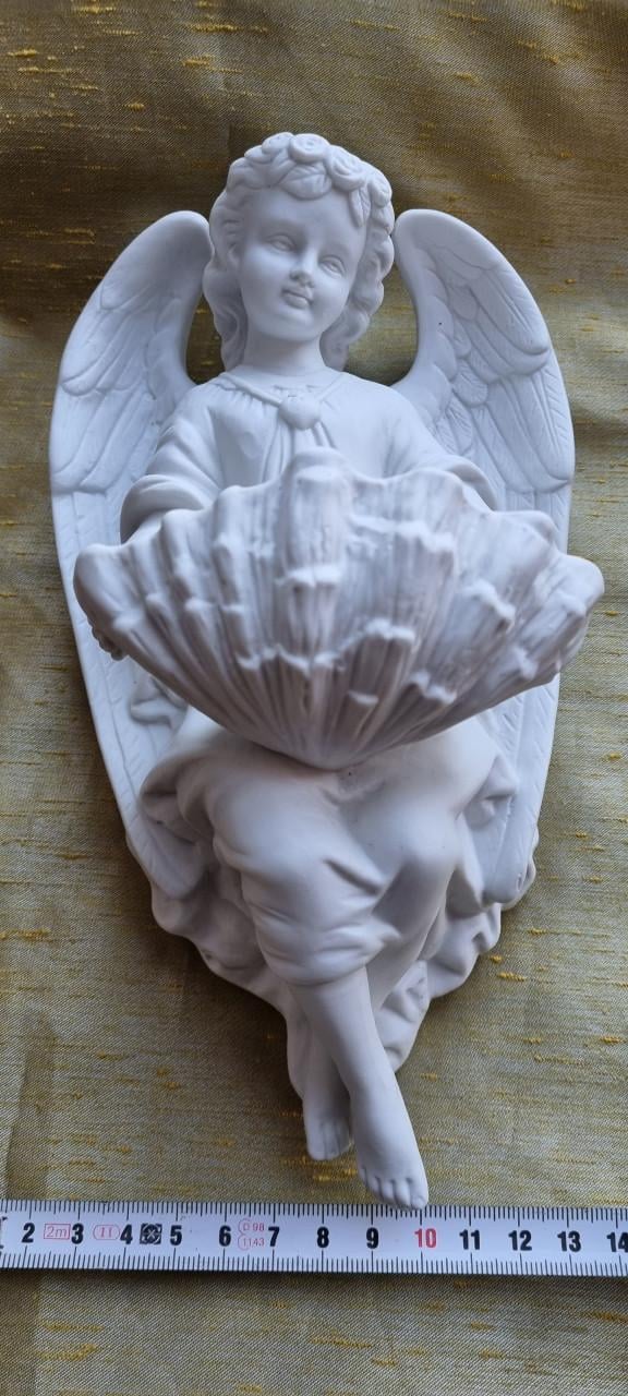 Wijwaterbakje Engel antiek, wit biscuit porselein.