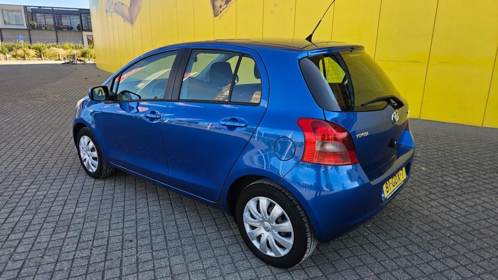 Toyota Yaris 1.3 vvti cool / nl auto / nap