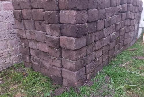 GRATIS OPHALEN: grote hoeveelheid klinkers