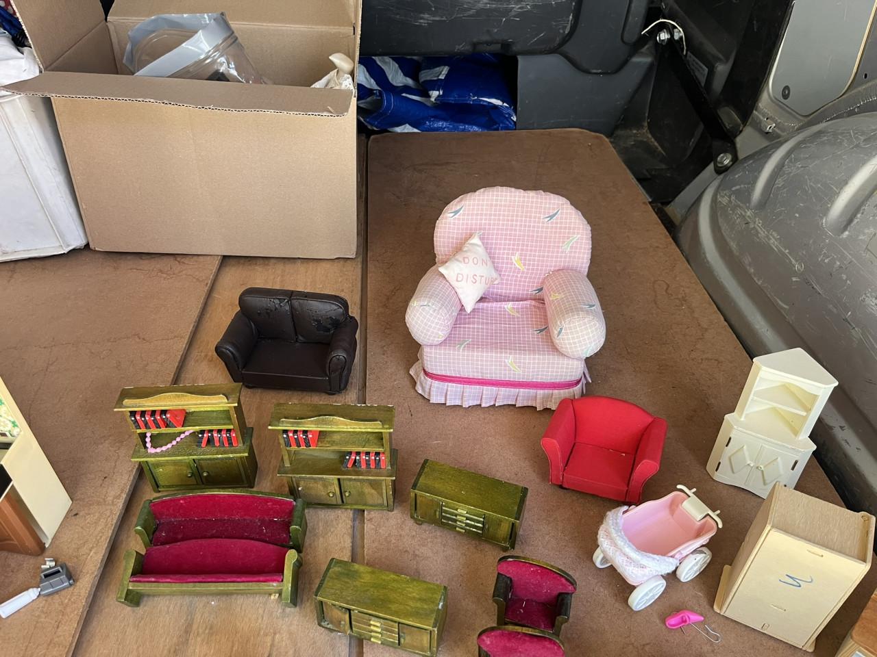 Meubeltjes vintage poppenhuis 60-80