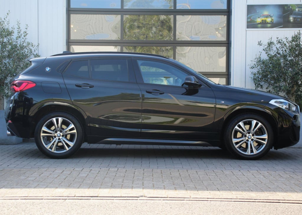 BMW X2 sdrive20i m-sport automaat. - led - elek kofferklep - headup - navi 