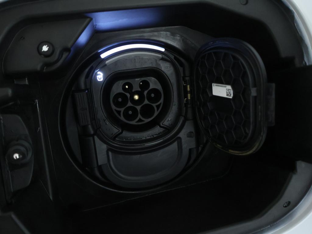 Mercedes-Benz Cla 250 e plug-in hybride elektrische achterklep | smartphone